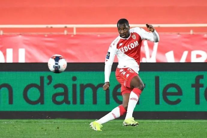  兰斯锋线双星闪耀，法甲升班马创造历史佳绩