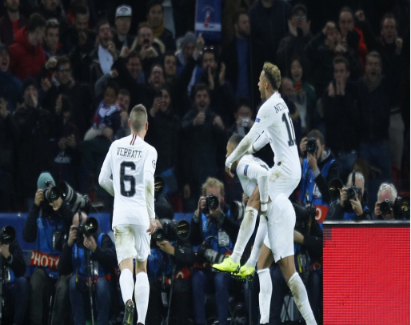  奥格斯堡防守漏洞百出惨遭大比分落败  